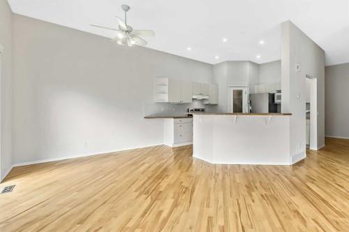265 Somerside Park Sw, Calgary, AB - Indoor Photo Showing Kitchen With Upgraded Kitchen