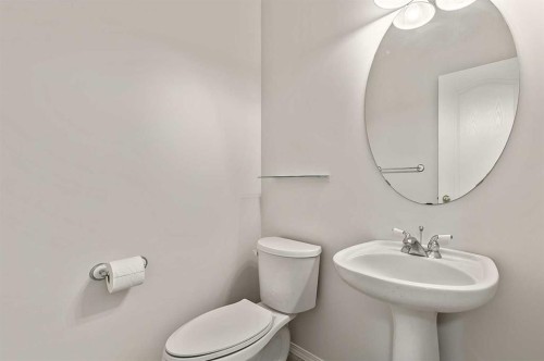 265 Somerside Park Sw, Calgary, AB - Indoor Photo Showing Bathroom