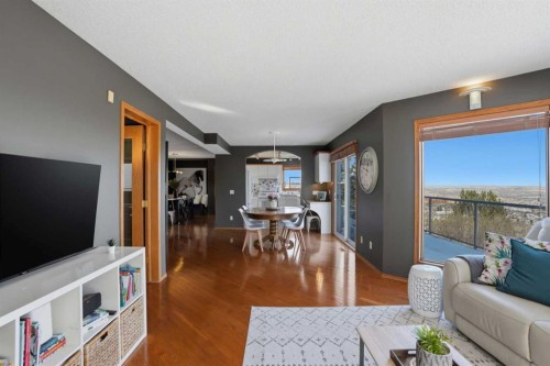 131 Edgebrook Circle Nw, Calgary, AB - Indoor Photo Showing Living Room