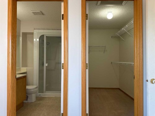 244 Los Alamos Place Ne, Calgary, AB - Indoor Photo Showing Bathroom