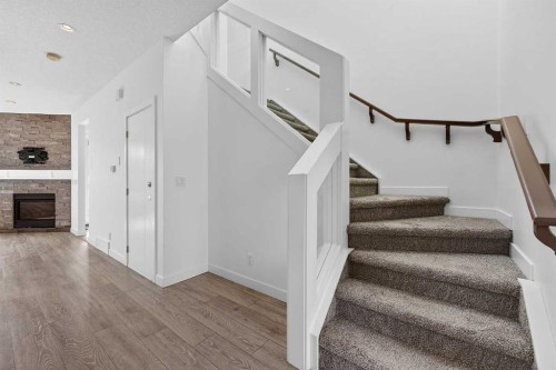 935 Regal Crescent Ne, Calgary, AB - Indoor Photo Showing Kitchen