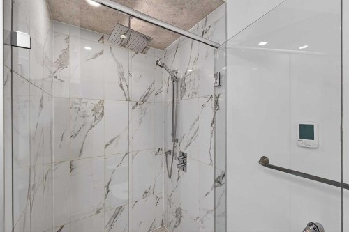 935 Regal Crescent Ne, Calgary, AB - Indoor Photo Showing Other Room
