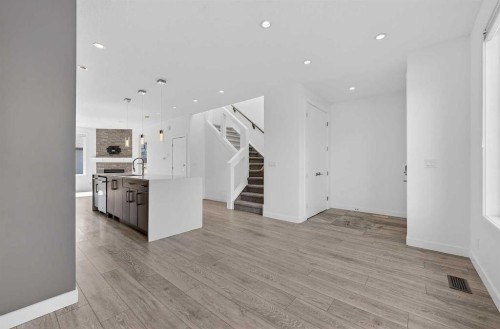935 Regal Crescent Ne, Calgary, AB - Indoor