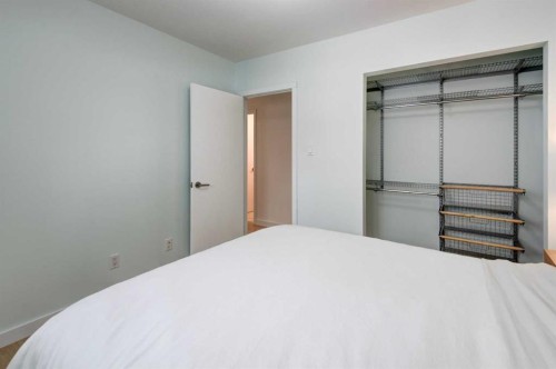 3119 46 Street Sw, Calgary, AB - Indoor Photo Showing Bedroom