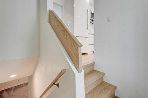 3119 46 Street Sw, Calgary, AB - Indoor Photo Showing Other Room