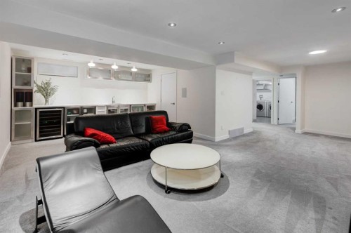 3119 46 Street Sw, Calgary, AB - Indoor Photo Showing Living Room