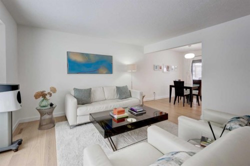3119 46 Street Sw, Calgary, AB - Indoor Photo Showing Living Room