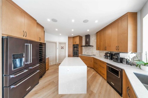 39 Slopes Grove Sw, Calgary, AB - Indoor Photo Showing Kitchen