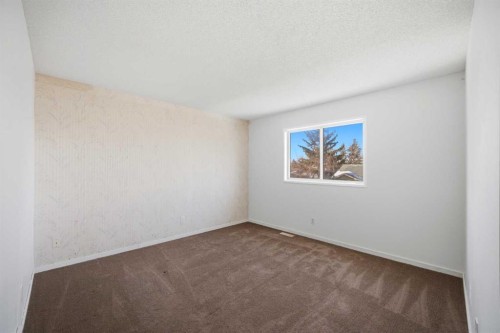 19 Appletree Close Se, Calgary, AB - Indoor Photo Showing Other Room