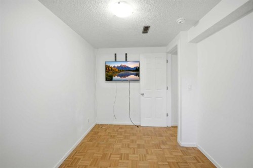 19 Appletree Close Se, Calgary, AB - Indoor Photo Showing Other Room
