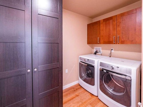 101 Westpoint Gardens, Calgary, AB - Indoor Photo Showing Laundry Room
