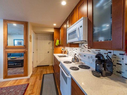 101 Westpoint Gardens, Calgary, AB - Indoor Photo Showing Kitchen