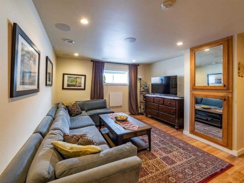 101 Westpoint Gardens, Calgary, AB - Indoor Photo Showing Living Room