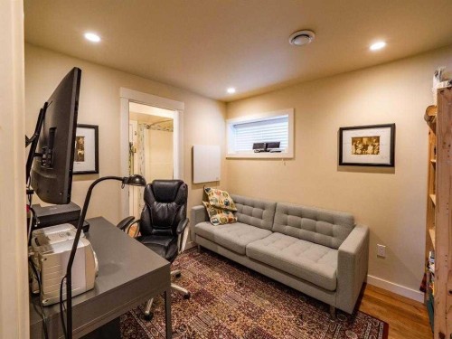 101 Westpoint Gardens, Calgary, AB - Indoor