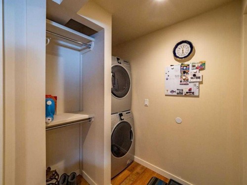 101 Westpoint Gardens, Calgary, AB - Indoor Photo Showing Laundry Room
