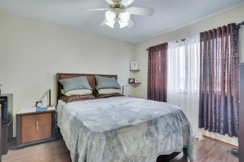 83 Bridlecreek Heath Sw, Calgary, AB - Indoor Photo Showing Bedroom