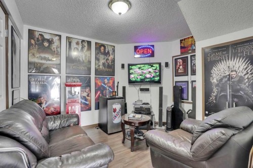 83 Bridlecreek Heath Sw, Calgary, AB - Indoor Photo Showing Living Room