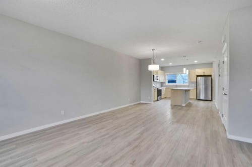 667 Wolf Willow Boulevard Se, Calgary, AB - Indoor