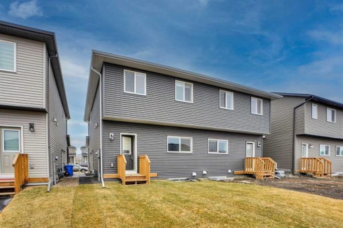 667 Wolf Willow Boulevard Se, Calgary, AB - Outdoor