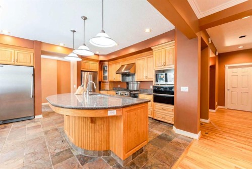 6756 Bow Crescent Nw, Calgary, AB - Indoor Photo Showing Kitchen With Stainless Steel Kitchen With Double Sink
