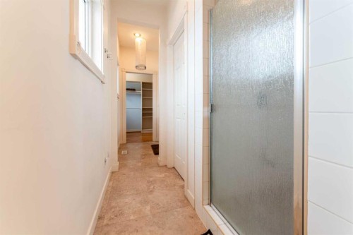 6756 Bow Crescent Nw, Calgary, AB - Indoor