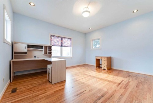 6756 Bow Crescent Nw, Calgary, AB - Indoor Photo Showing Office