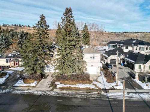 6756 Bow Crescent Nw, Calgary, AB - Outdoor With View