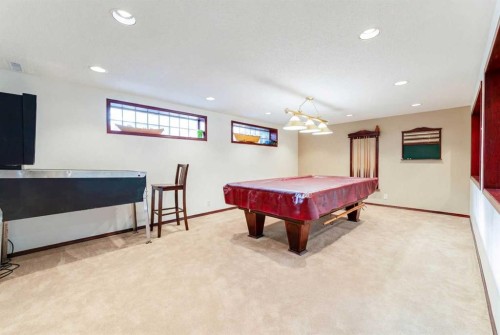 6756 Bow Crescent Nw, Calgary, AB - Indoor Photo Showing Other Room