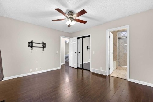 111 Sanderling Rise Nw, Calgary, AB - Indoor Photo Showing Other Room