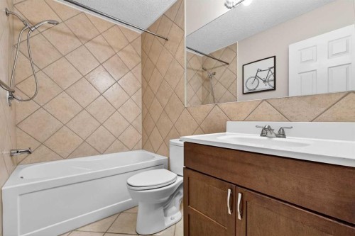 111 Sanderling Rise Nw, Calgary, AB - Indoor Photo Showing Bathroom