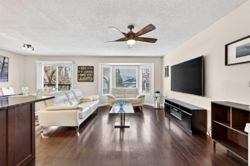 111 Sanderling Rise Nw, Calgary, AB - Indoor Photo Showing Living Room