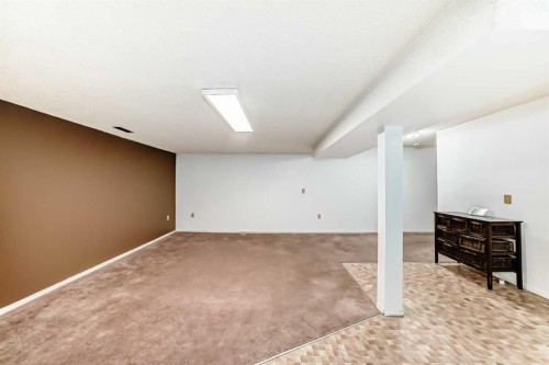 130 Pinemeadow Road Ne, Calgary, AB - Indoor