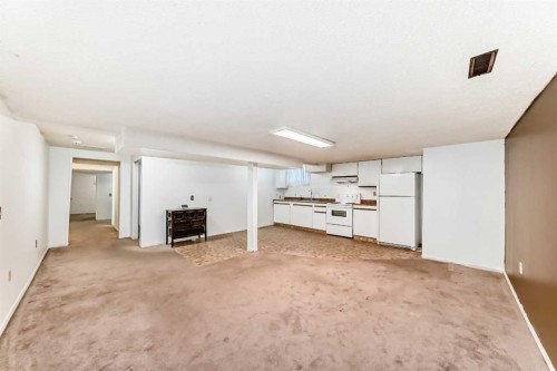 130 Pinemeadow Road Ne, Calgary, AB - Indoor
