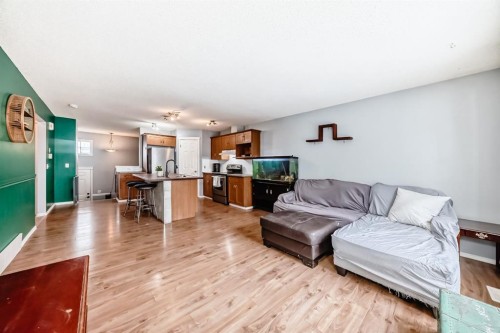 213 Hillvale Crescent, Strathmore, AB - Indoor Photo Showing Living Room