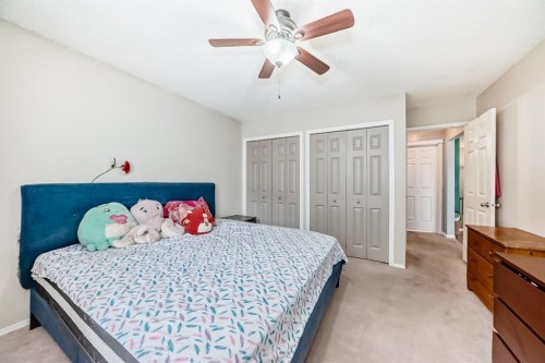 213 Hillvale Crescent, Strathmore, AB - Indoor Photo Showing Bedroom