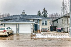 213 Hillvale Crescent Strathmore, AB T1P 1X6