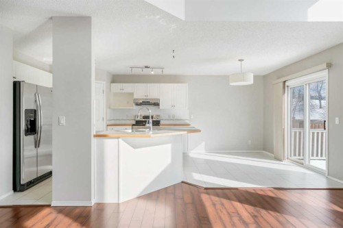 10 Arbour Stone Rise Nw, Calgary, AB - Indoor Photo Showing Other Room