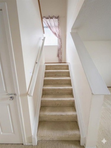 746 Martindale Boulevard Ne, Calgary, AB - Indoor Photo Showing Other Room