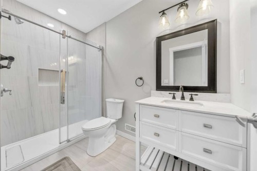 234 West Grove Point Sw, Calgary, AB - Indoor Photo Showing Bathroom