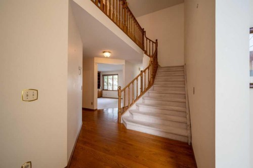 207 Shawnee Mews Sw, Calgary, AB - Indoor Photo Showing Other Room