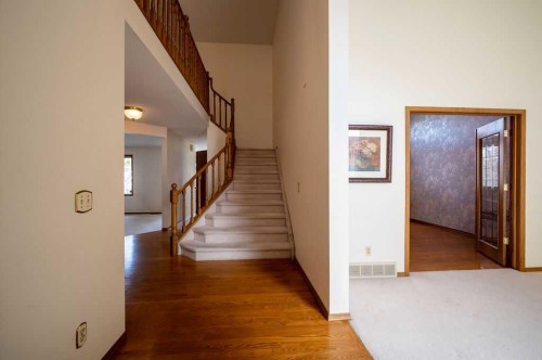 207 Shawnee Mews Sw, Calgary, AB - Indoor Photo Showing Other Room