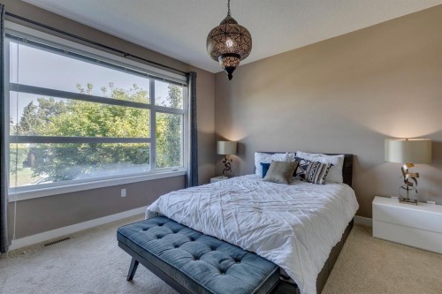 2817 16 Avenue Se, Calgary, AB - Indoor Photo Showing Bedroom