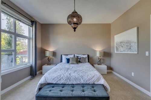 2817 16 Avenue Se, Calgary, AB - Indoor Photo Showing Bedroom