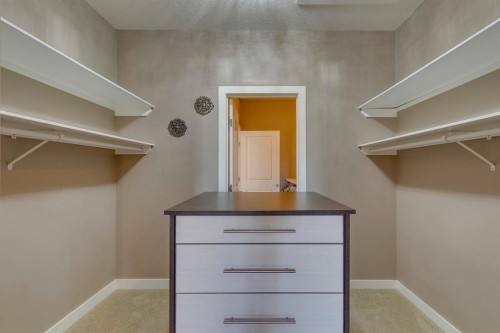 2817 16 Avenue Se, Calgary, AB - Indoor With Storage