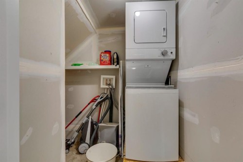 2817 16 Avenue Se, Calgary, AB - Indoor Photo Showing Laundry Room