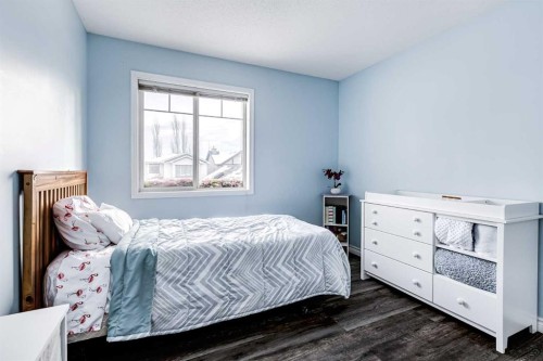 94 New Brighton Circle Se, Calgary, AB - Indoor Photo Showing Bedroom