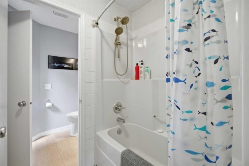 89 Prestwick Way Se, Calgary, AB - Indoor Photo Showing Other Room