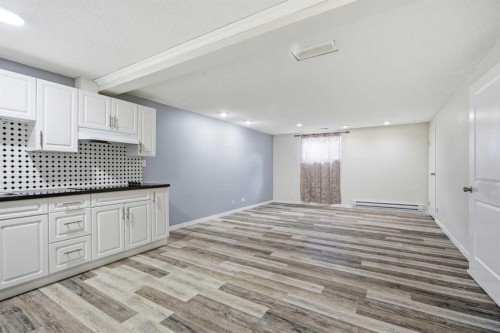 89 Prestwick Way Se, Calgary, AB - Indoor Photo Showing Bedroom