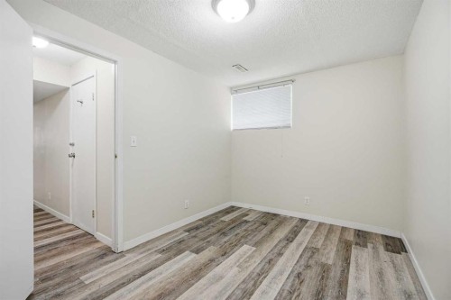 89 Prestwick Way Se, Calgary, AB - Indoor Photo Showing Other Room