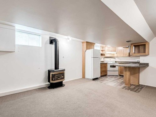 527 35A Street Nw, Calgary, AB - Indoor